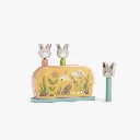 Jouet_Pop_up_en_bois_Trois_petits_lapins_Moulin_Roty_1.webp