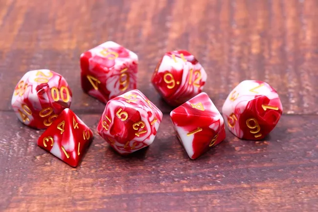 Lot de 7 dés multiformat en boîte – Cherry Cream